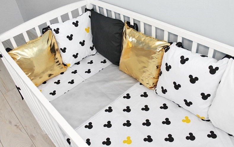Baby Nellys Polštářkový mantinel s povlečením Shine  - Mickey, žlutá