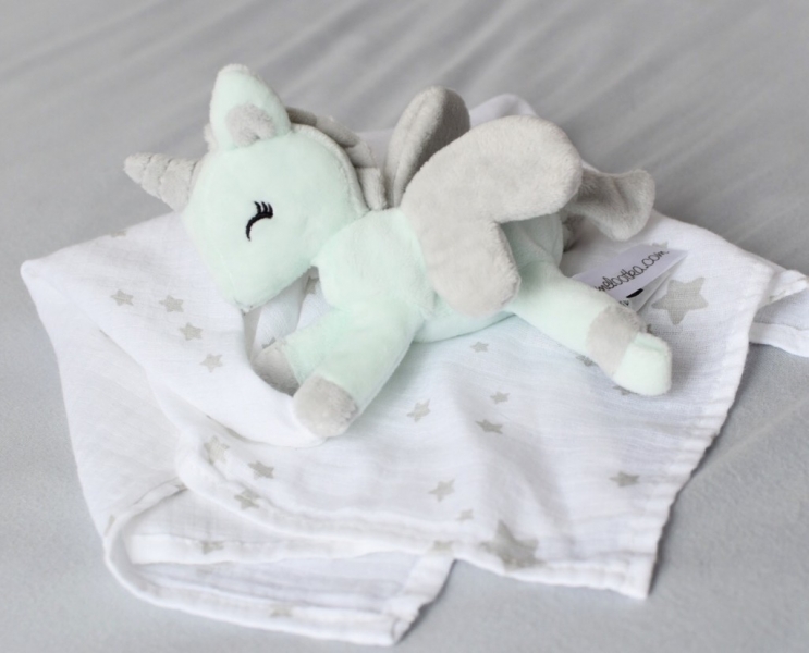 Mini plyšový jednorožec Metoo s mušelínovou plenkou - mátovo/šedý, 12cm