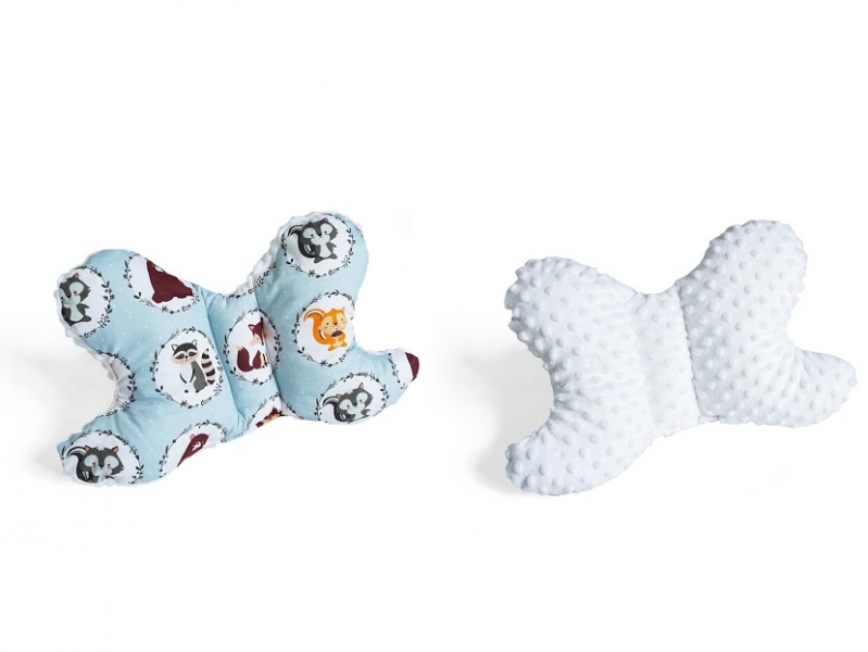 Baby Nellys Oboustanný polštářek Motýlek - zvířátka, minky bílá